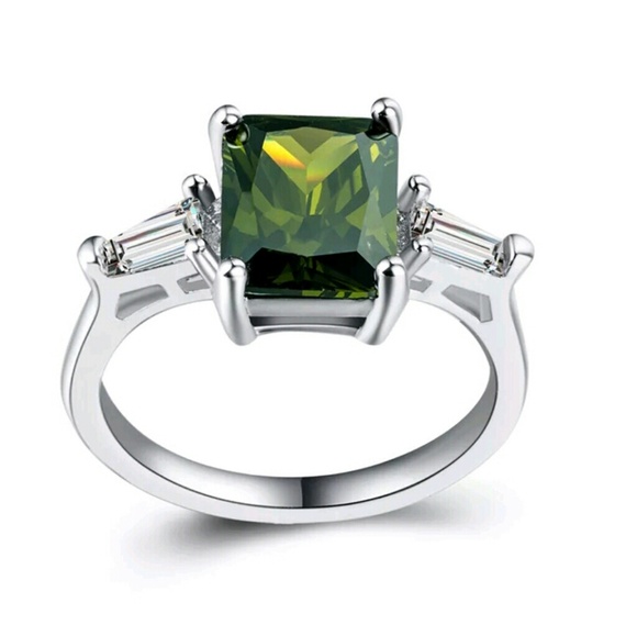 New beuatiful staped s925 peridot ring - Picture 3 of 5